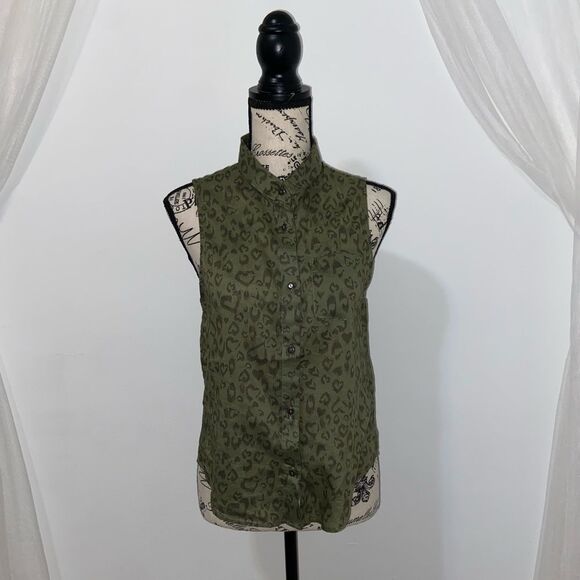 H&M Sleeveless Heart Print Button Down Shirt - Picture 1 of 13